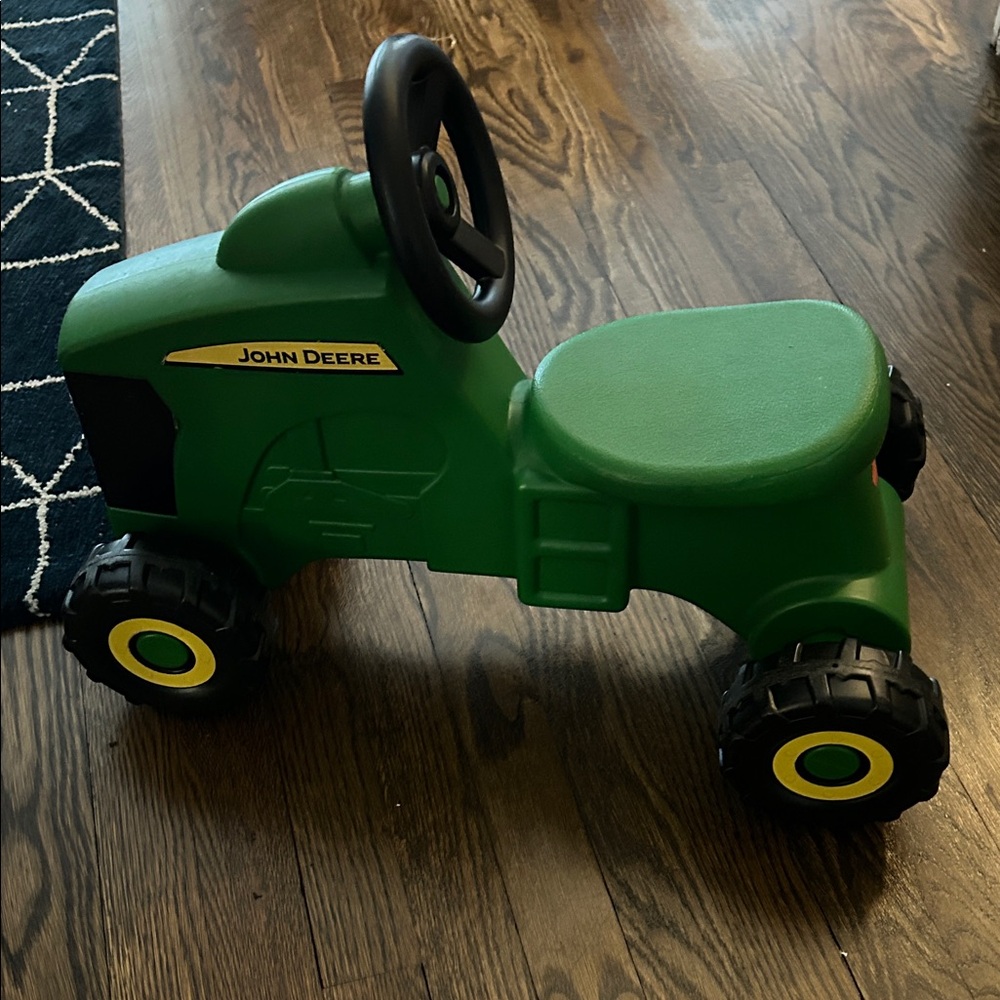 John Deere toy tractor ride on